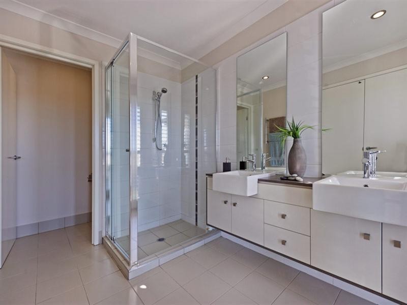 13 Costa Del Sol Avenue, Runaway Bay QLD 4216