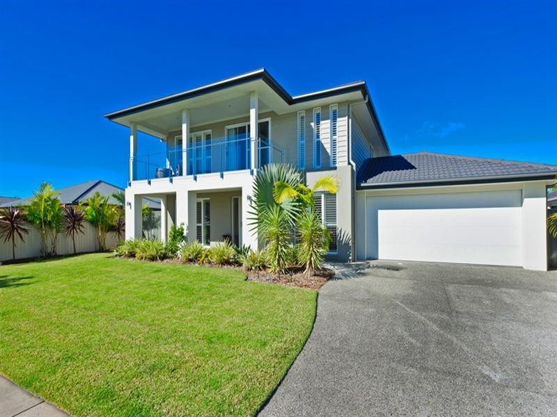 13 Costa Del Sol Avenue, Runaway Bay QLD 4216
