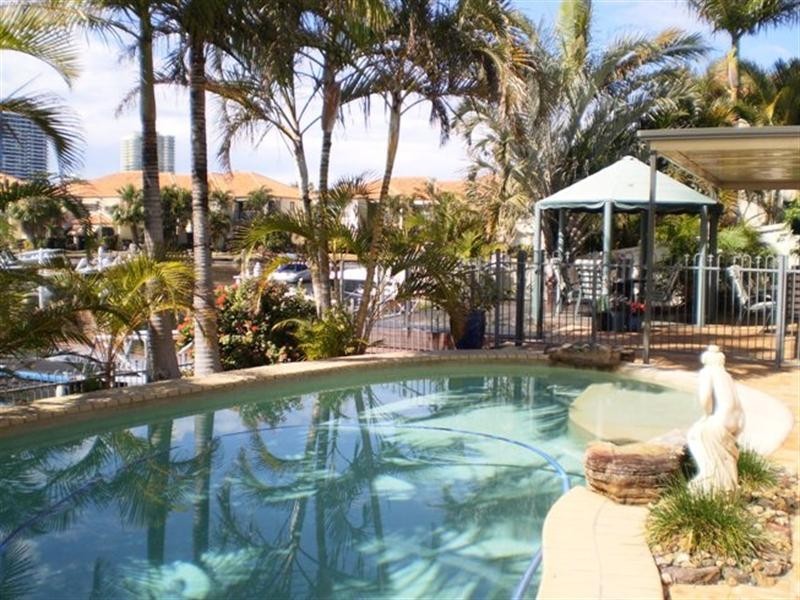 103 Morala Avenue, Runaway Bay QLD 4216