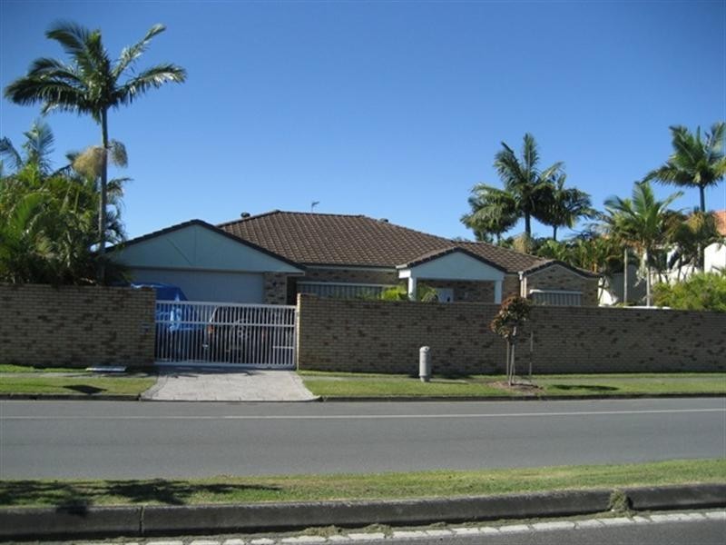 103 Morala Avenue, Runaway Bay QLD 4216