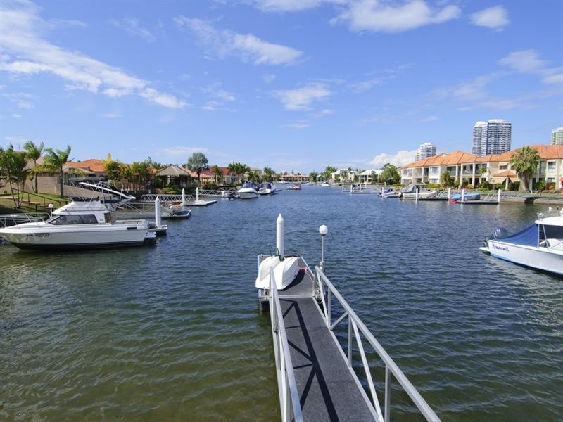 103 Morala Avenue, Runaway Bay QLD 4216