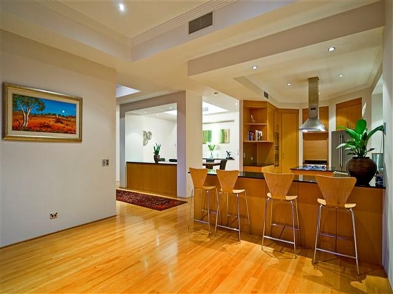 41 King Arthurs Court, Sovereign Islands QLD 4216