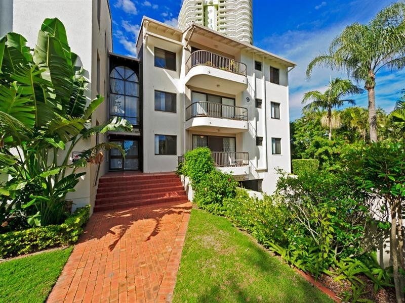 3/9 Bayview Street, Runaway Bay QLD 4216