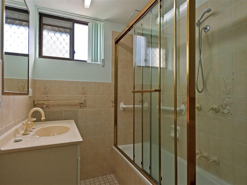 3/9 Bayview Street, Runaway Bay QLD 4216