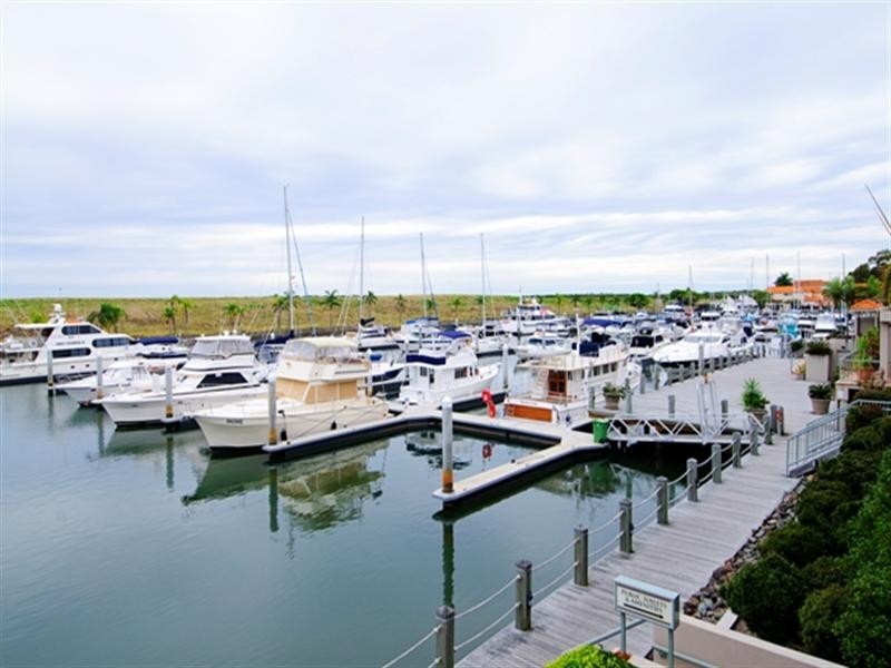 60 John Lund Drive, Hope Island QLD 4212