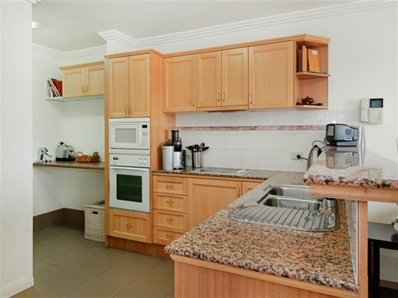 60 John Lund Drive, Hope Island QLD 4212