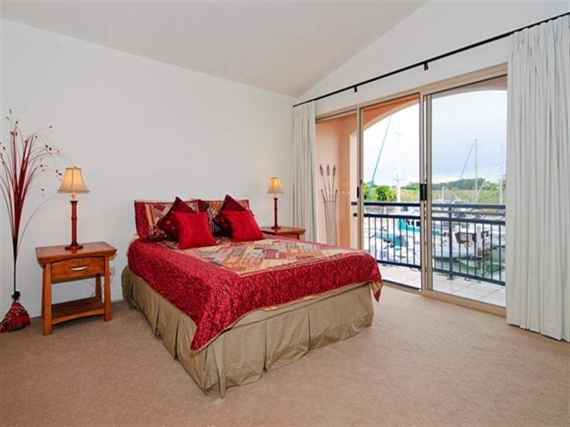 60 John Lund Drive, Hope Island QLD 4212