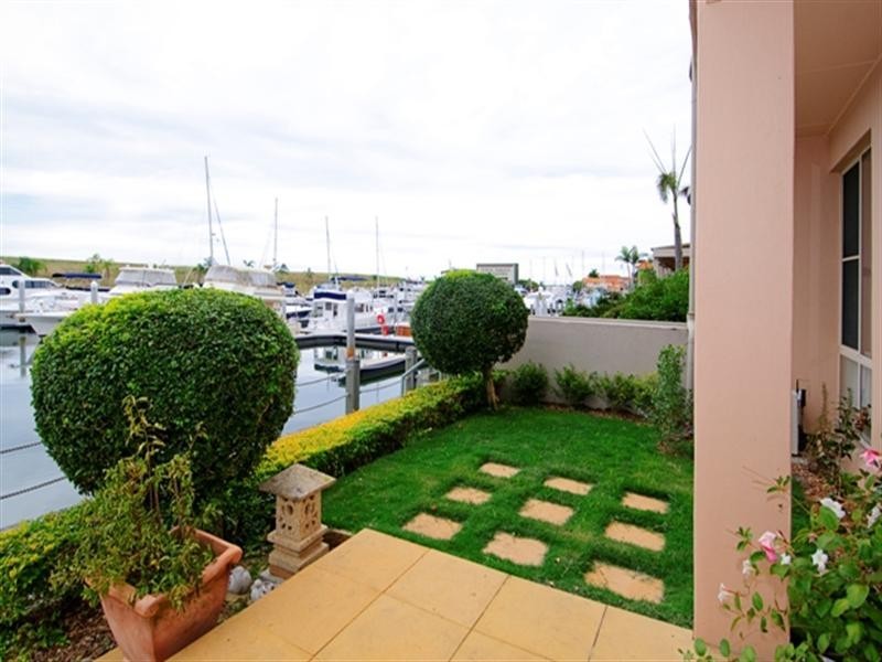 60 John Lund Drive, Hope Island QLD 4212