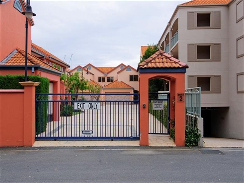 60 John Lund Drive, Hope Island QLD 4212