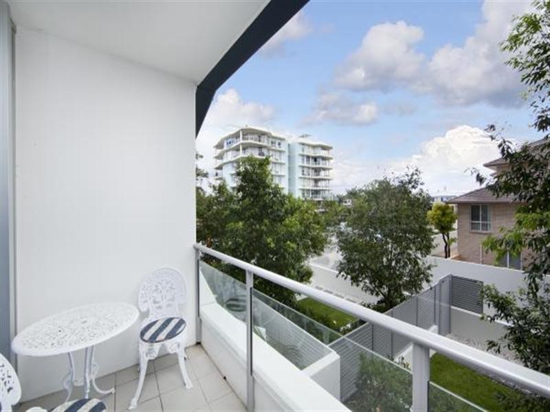 204/430 Marine Parade, Biggera Waters QLD 4216