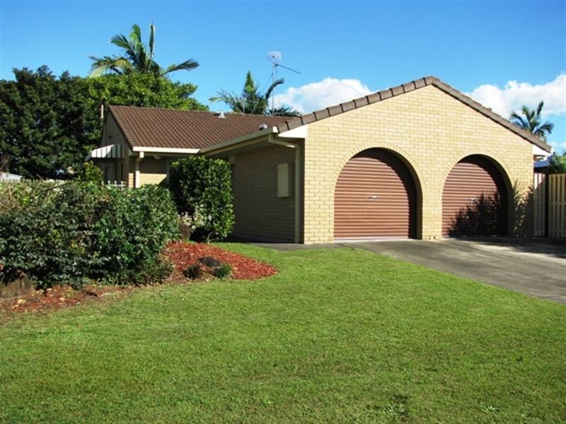 2/34 Kangaroo Avenue, Coombabah QLD 4216