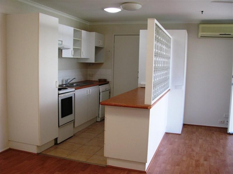 2/34 Kangaroo Avenue, Coombabah QLD 4216