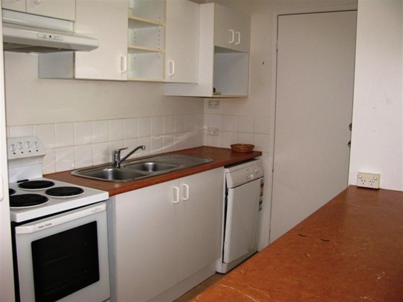 2/34 Kangaroo Avenue, Coombabah QLD 4216