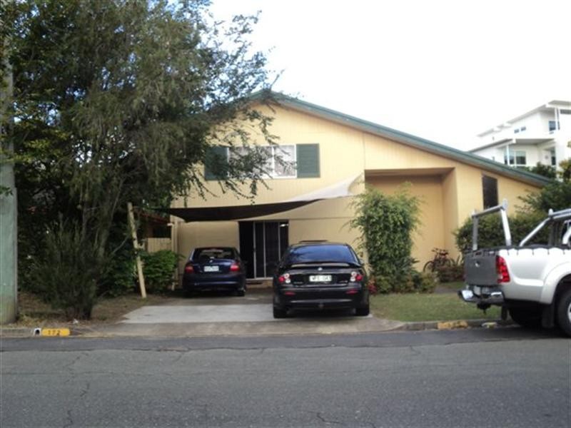 172 Stanhill Drive, Chevron Island QLD 4217