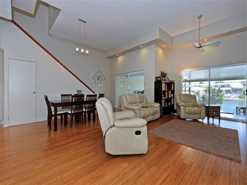9/100 Morala Avenue, Runaway Bay QLD 4216
