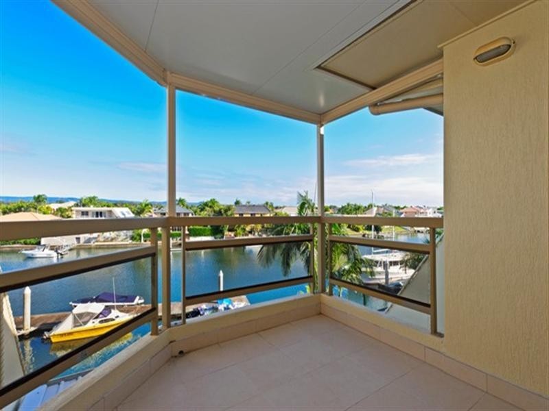 9/100 Morala Avenue, Runaway Bay QLD 4216