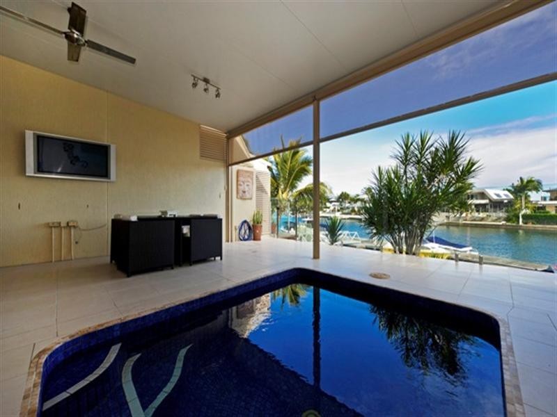 9/100 Morala Avenue, Runaway Bay QLD 4216