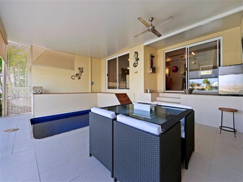 9/100 Morala Avenue, Runaway Bay QLD 4216