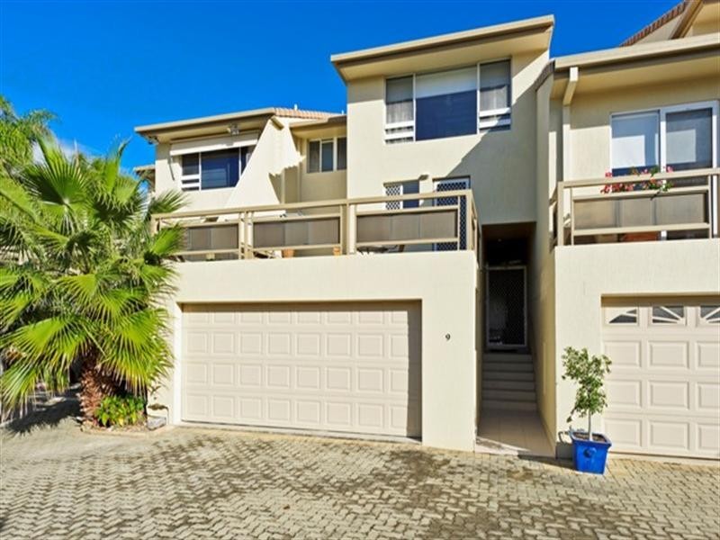 9/100 Morala Avenue, Runaway Bay QLD 4216