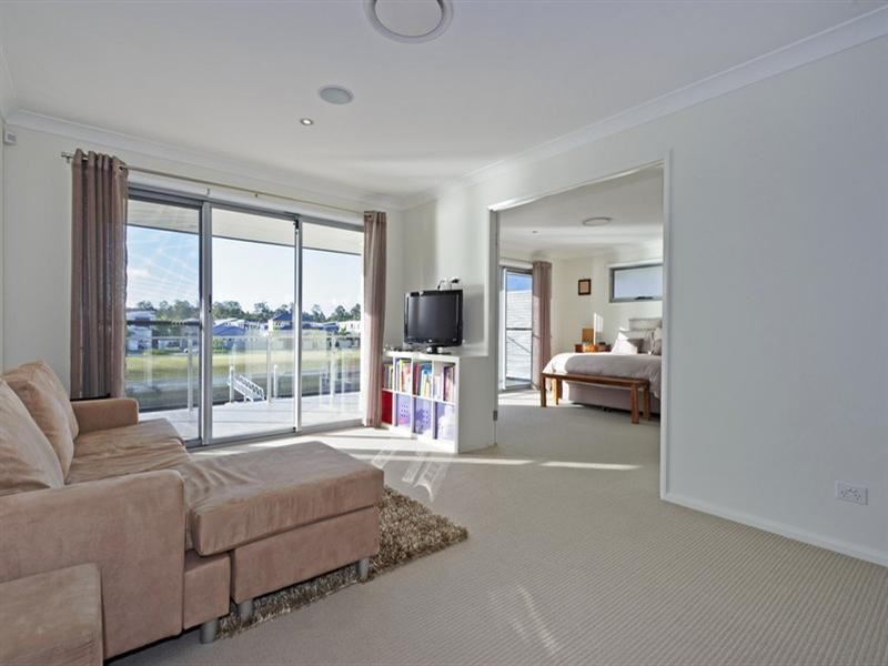 31 South Quay Drive, Biggera Waters QLD 4216