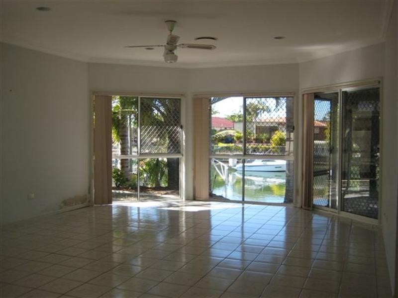 498 Oxley Drive, Runaway Bay QLD 4216