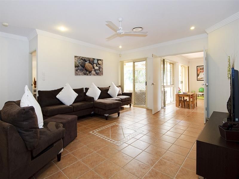 14 Kirdford Court, Arundel QLD 4214