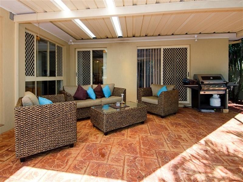 14 Kirdford Court, Arundel QLD 4214