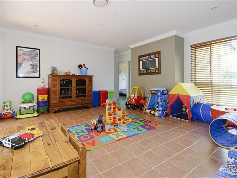 14 Kirdford Court, Arundel QLD 4214