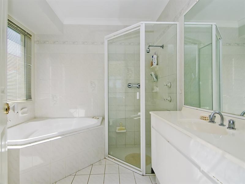 88 Sundance Way, Runaway Bay QLD 4216