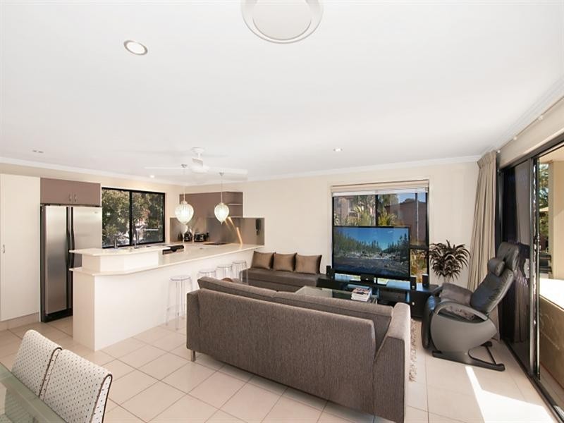 1/37 Brighton Street, Biggera Waters QLD 4216