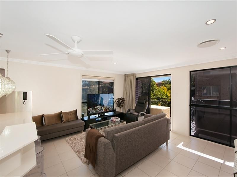 1/37 Brighton Street, Biggera Waters QLD 4216