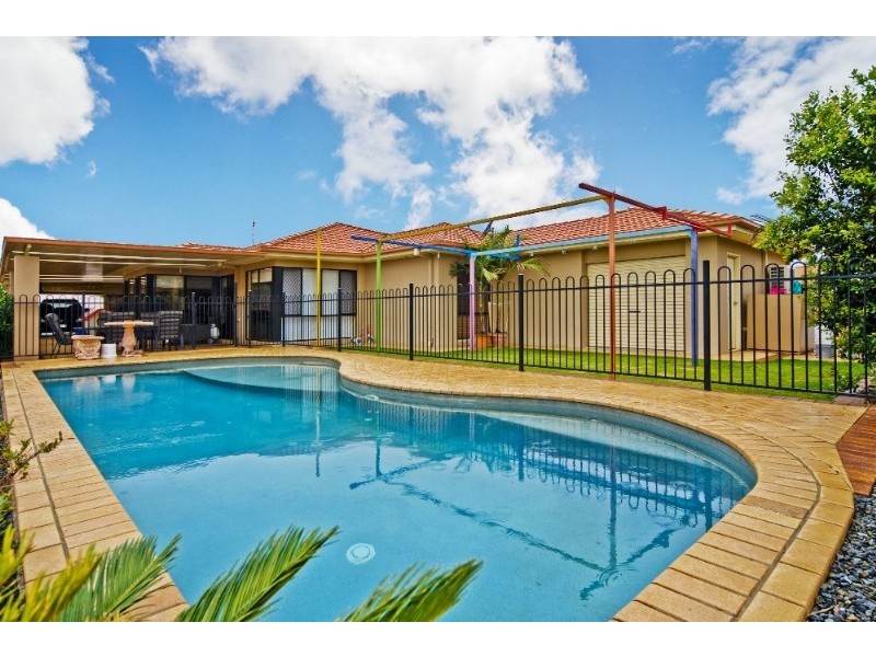 2 Midhurst Court, Arundel QLD 4214