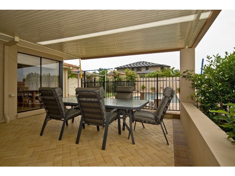 2 Midhurst Court, Arundel QLD 4214