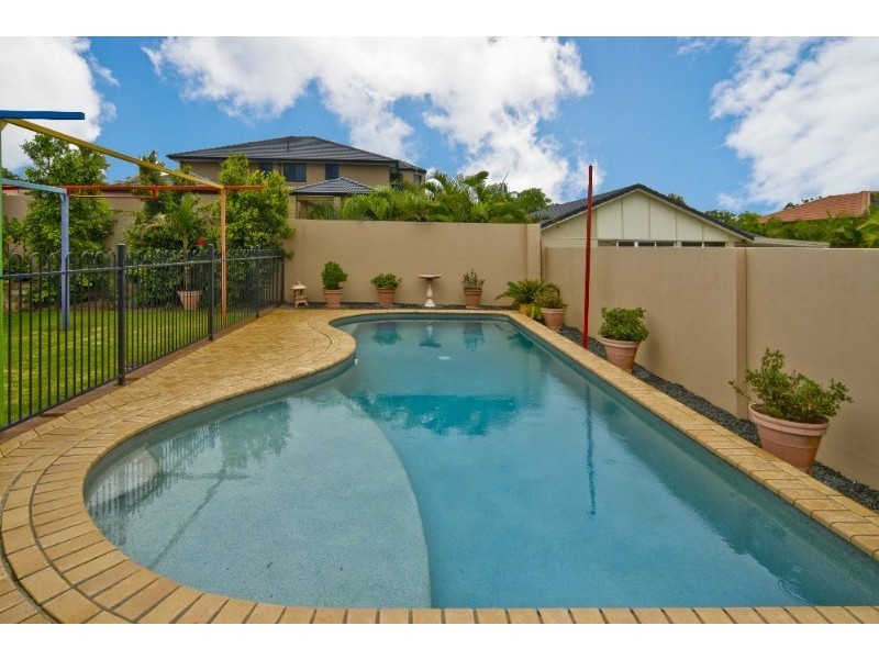 2 Midhurst Court, Arundel QLD 4214