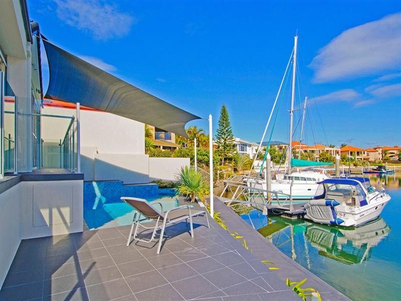 28 King Arthurs Court, Sovereign Islands QLD 4216
