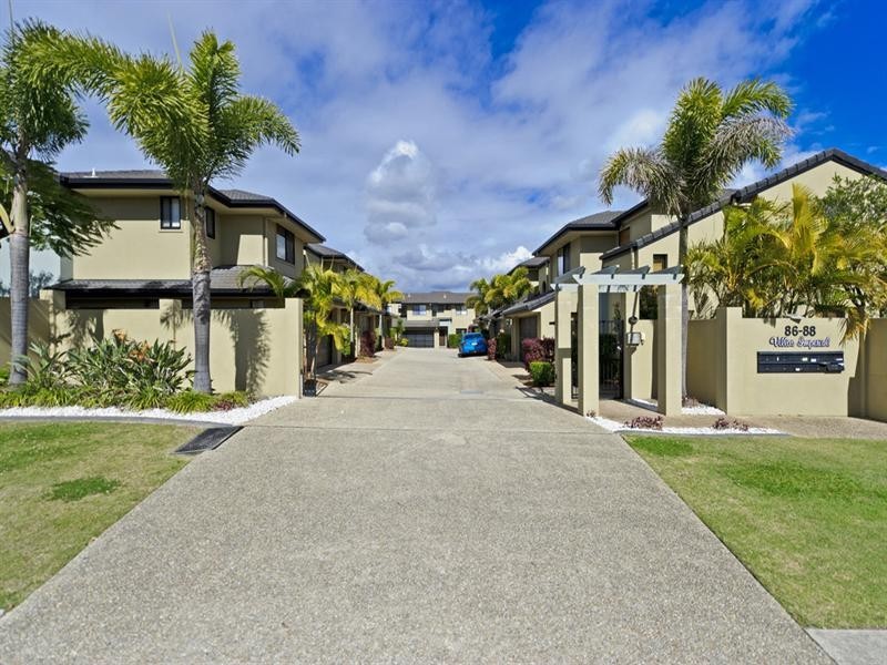 8/86-88 Imperial Parade, Labrador QLD 4215