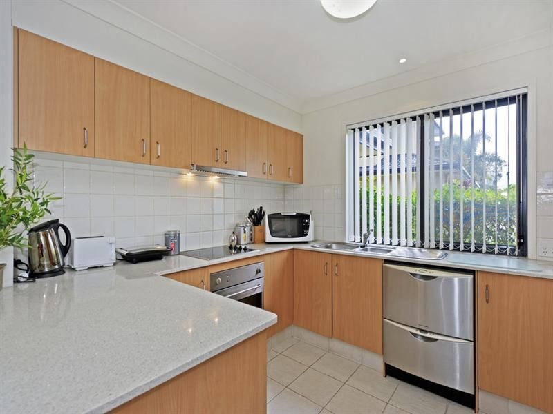 8/86-88 Imperial Parade, Labrador QLD 4215