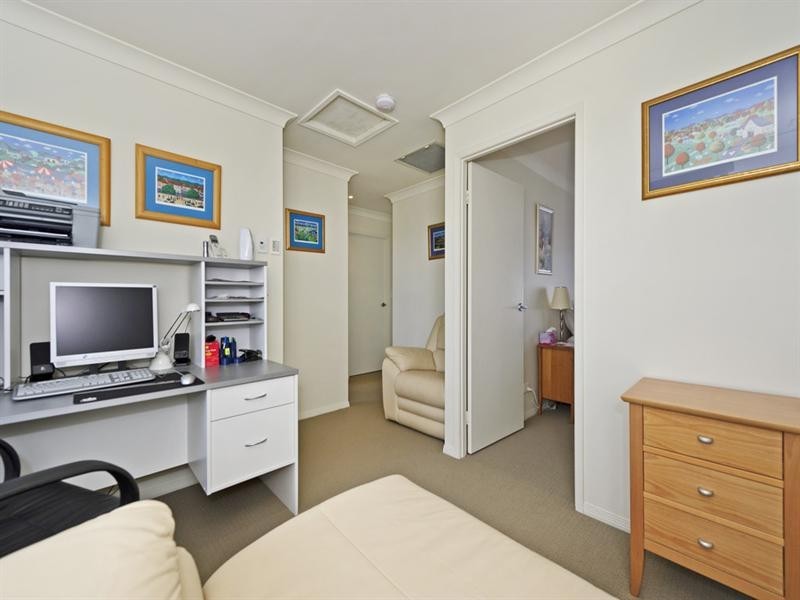 8/86-88 Imperial Parade, Labrador QLD 4215