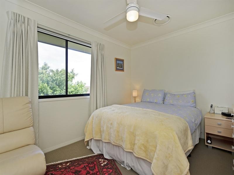 8/86-88 Imperial Parade, Labrador QLD 4215