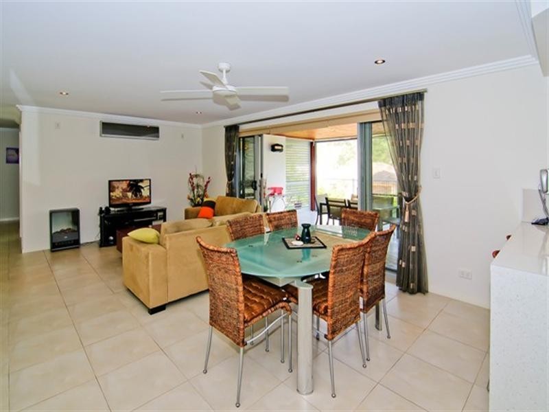 1 James Place, Maudsland QLD 4210