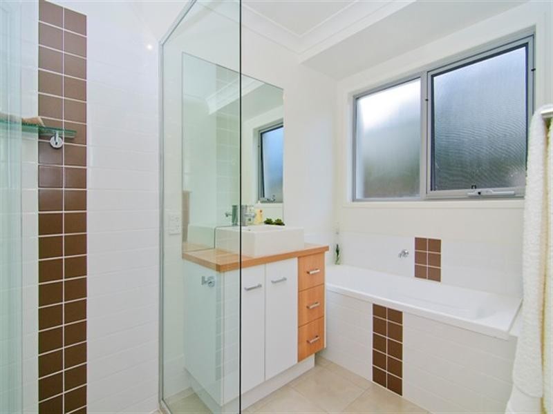 1 James Place, Maudsland QLD 4210