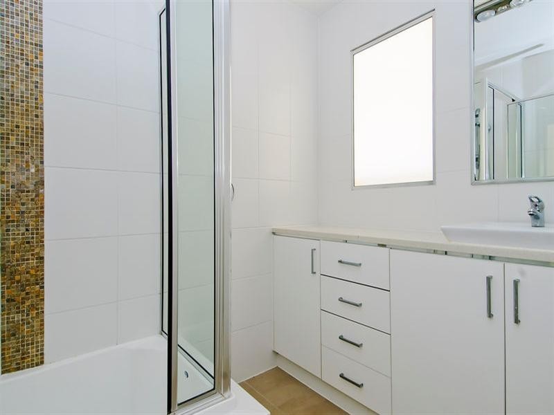 3 Hansford Road, Coombabah QLD 4216