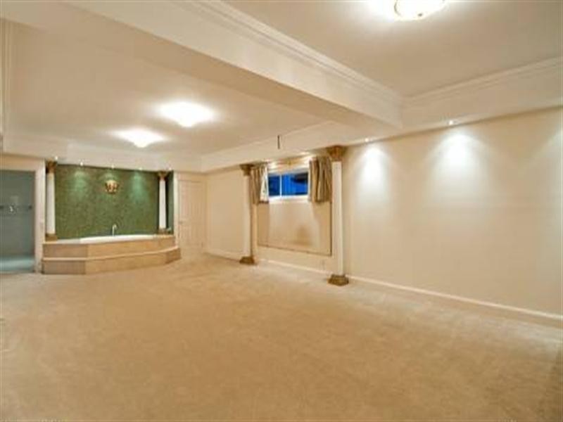 8 The Sovereign Mile, Sovereign Islands QLD 4216
