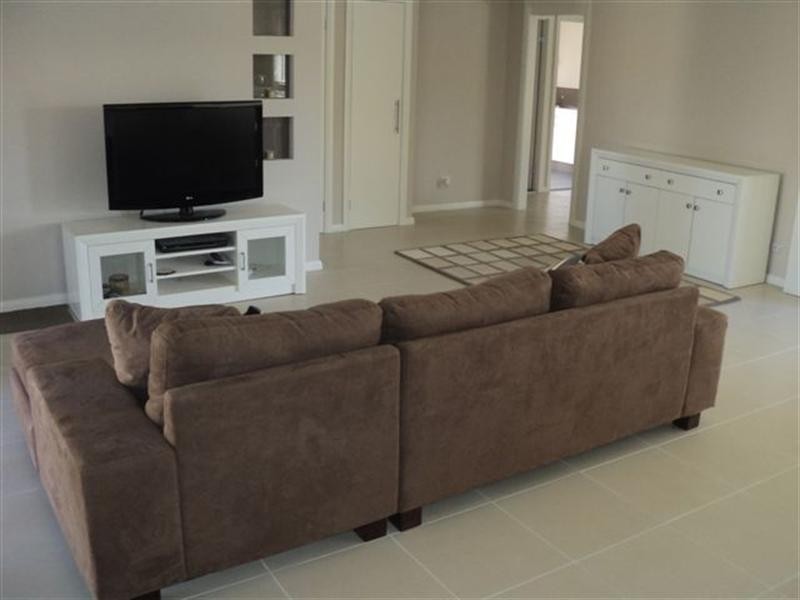 3 Matthew Flinders, Paradise Point QLD 4216