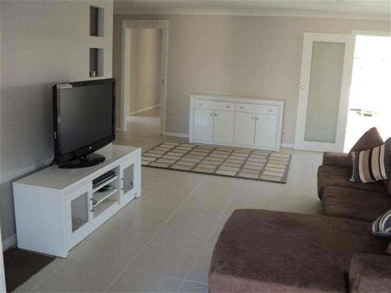 3 Matthew Flinders, Paradise Point QLD 4216