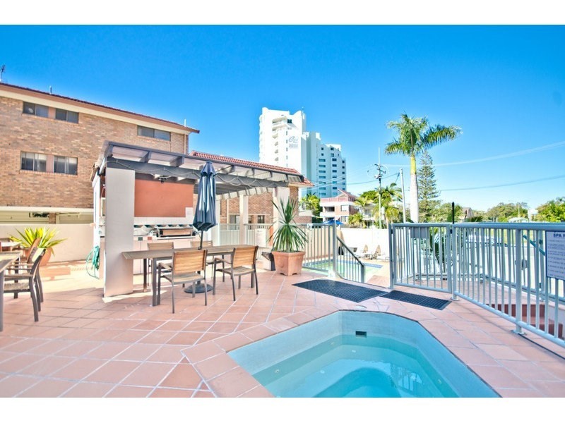 5/7-9 Robert Street, Labrador QLD 4215