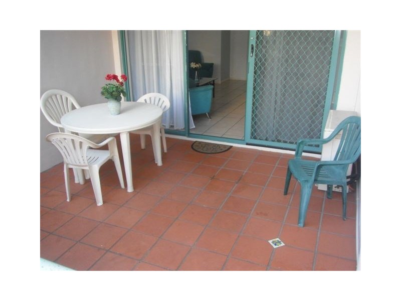 5/7-9 Robert Street, Labrador QLD 4215