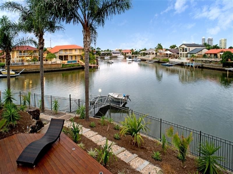 15 Smugglers Place, Runaway Bay QLD 4216