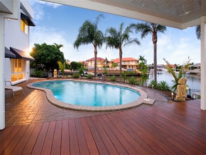 15 Smugglers Place, Runaway Bay QLD 4216
