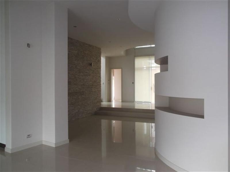 33 Royal Albert Crescent, Sovereign Islands QLD 4216